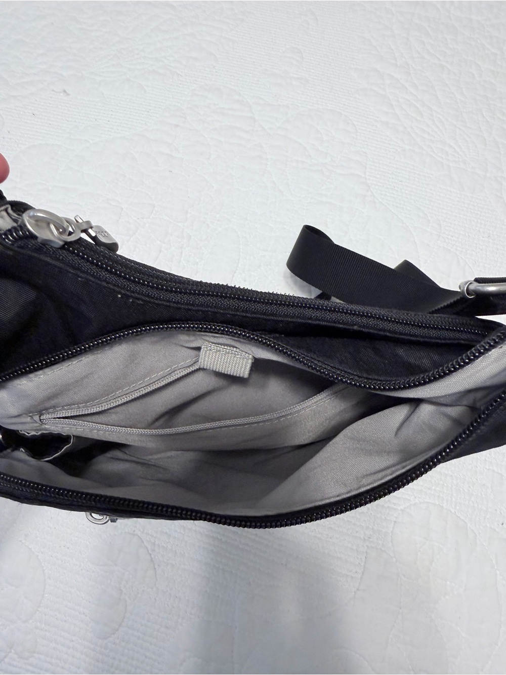 Baggallini Black Cheetah Bag - Picture 5 of 8